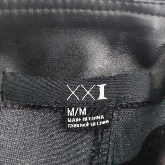 🍓2 for $30🍓 Forever 21 Leather Pencil Skirt - Picture 3 of 3